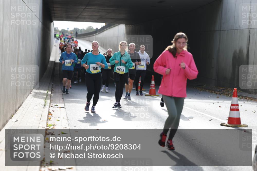 05.10.2025 - 20. swb-Marathon Bremen Michael Strokosch http://msf.ph/oto/9208304 05.10.2025 10:57:19 Laufen 11615, 11103, 265, 0271, 30, 11589 meine-sportfotos.de