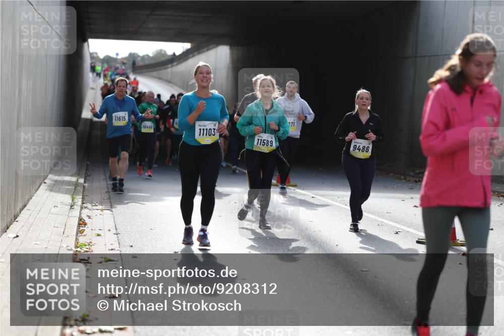 05.10.2025 - 20. swb-Marathon Bremen Michael Strokosch http://msf.ph/oto/9208312 05.10.2025 10:57:20 Laufen 11615, 10448, 11103, 11589, 271, 9486 meine-sportfotos.de