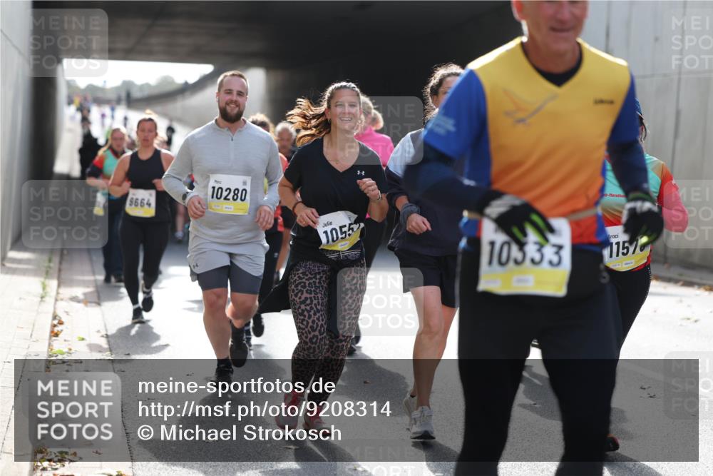 05.10.2025 - 20. swb-Marathon Bremen Michael Strokosch http://msf.ph/oto/9208314 05.10.2025 11:04:05 Laufen 9664, 10280, 1055, 10333, 1157, 02614 meine-sportfotos.de