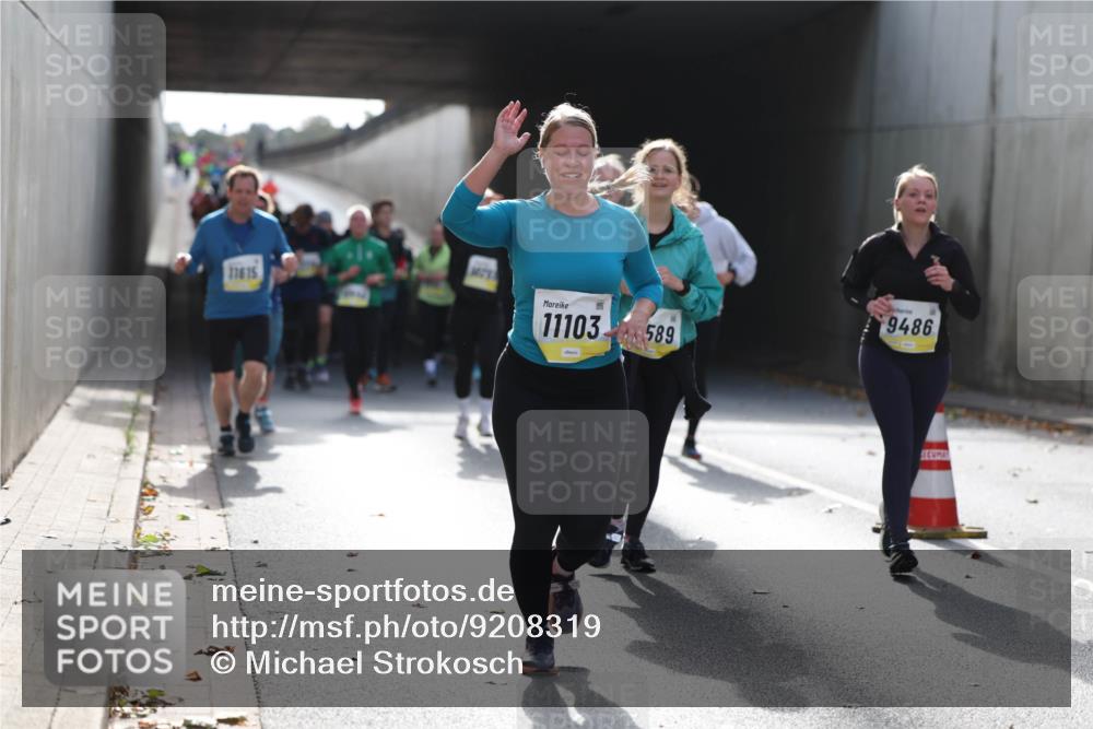 05.10.2025 - 20. swb-Marathon Bremen Michael Strokosch http://msf.ph/oto/9208319 05.10.2025 10:57:22 Laufen 11615, 11103, 589, 9486 meine-sportfotos.de