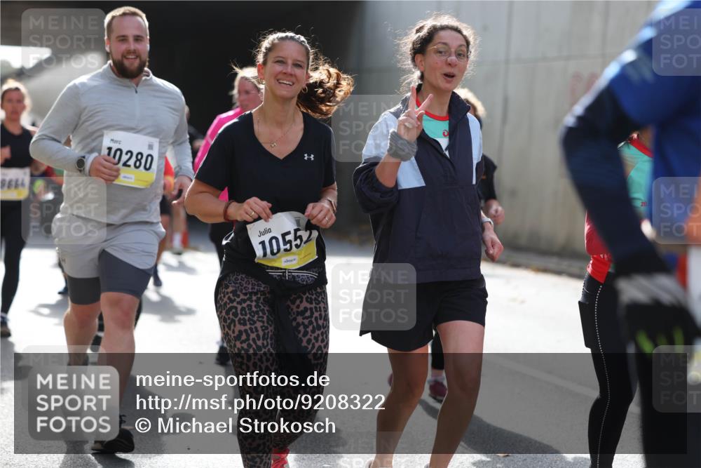05.10.2025 - 20. swb-Marathon Bremen Michael Strokosch http://msf.ph/oto/9208322 05.10.2025 11:04:06 Laufen 9664, 10280, 10552, 20 meine-sportfotos.de