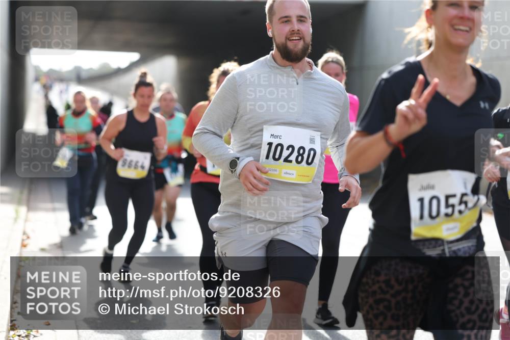 05.10.2025 - 20. swb-Marathon Bremen Michael Strokosch http://msf.ph/oto/9208326 05.10.2025 11:04:07 Laufen 9664, 10280, 02356, 1055 meine-sportfotos.de