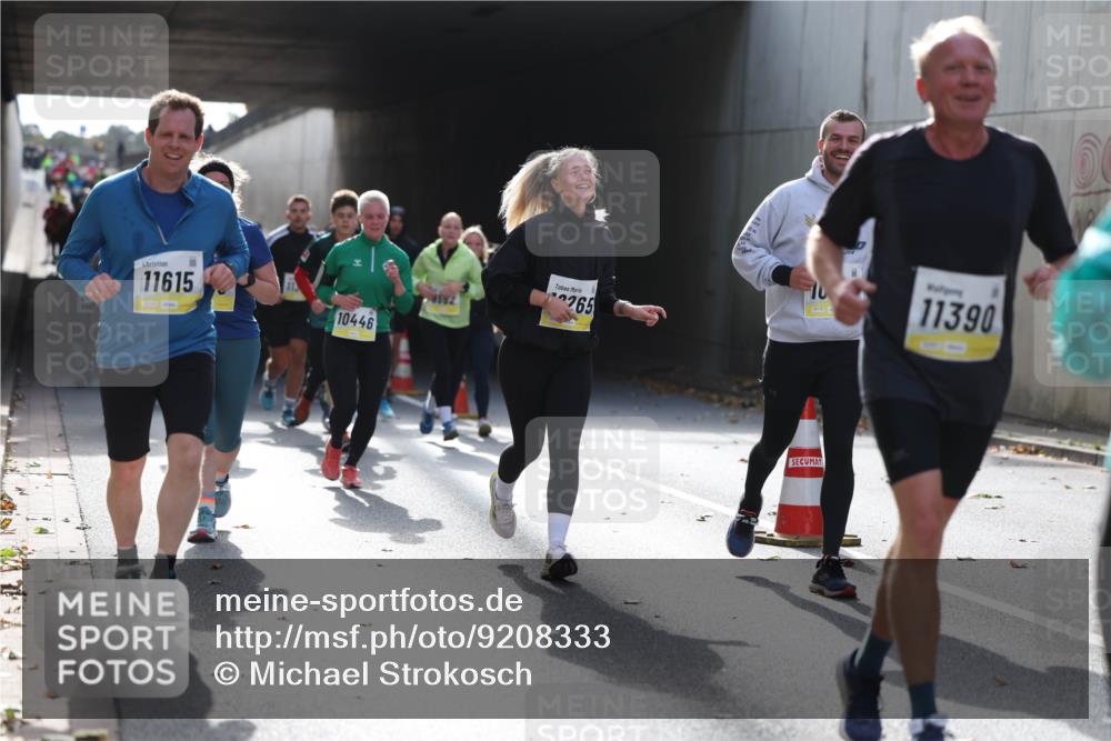 05.10.2025 - 20. swb-Marathon Bremen Michael Strokosch http://msf.ph/oto/9208333 05.10.2025 10:57:24 Laufen 11615, 10446, 8582, 265, 11390 meine-sportfotos.de