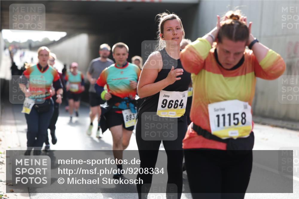 05.10.2025 - 20. swb-Marathon Bremen Michael Strokosch http://msf.ph/oto/9208334 05.10.2025 11:04:09 Laufen 1, 36, 983, 9664, 02457, 11158 meine-sportfotos.de