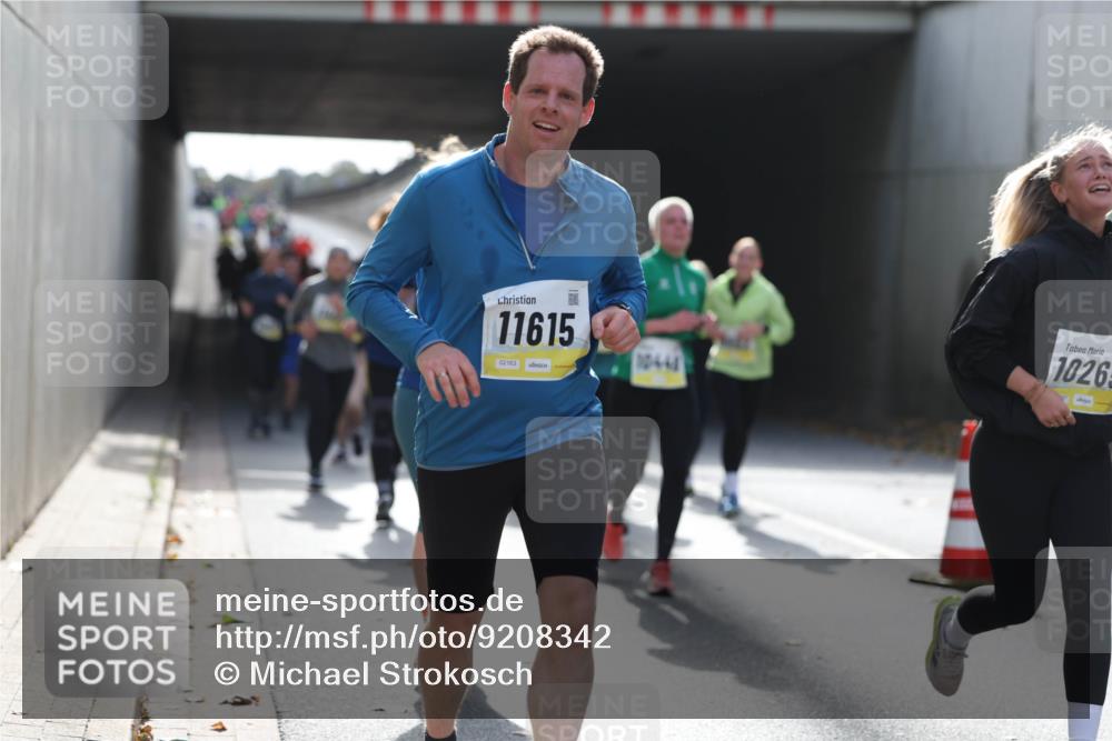05.10.2025 - 20. swb-Marathon Bremen Michael Strokosch http://msf.ph/oto/9208342 05.10.2025 10:57:26 Laufen 11615, 02163, 10444, 1026 meine-sportfotos.de