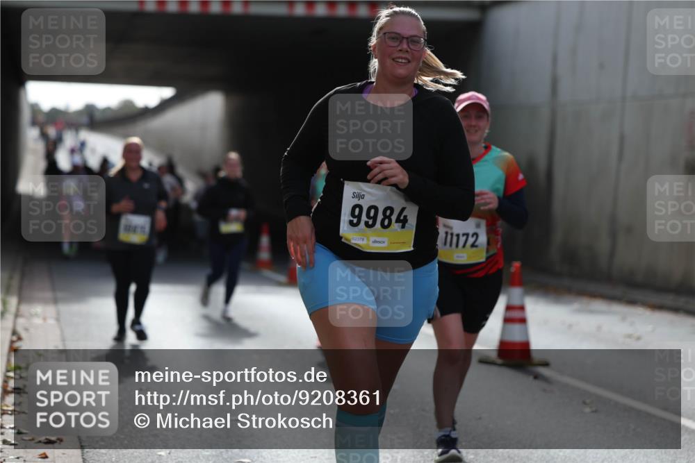 05.10.2025 - 20. swb-Marathon Bremen Michael Strokosch http://msf.ph/oto/9208361 05.10.2025 11:04:15 Laufen 9984, 02378, 11172 meine-sportfotos.de