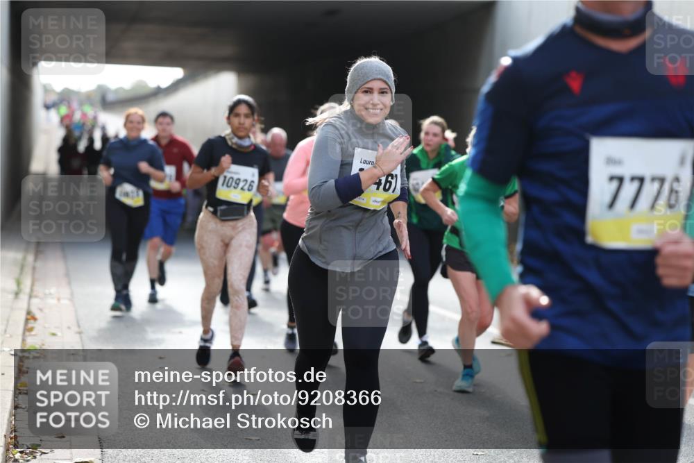 05.10.2025 - 20. swb-Marathon Bremen Michael Strokosch http://msf.ph/oto/9208366 05.10.2025 10:57:30 Laufen 10926, 46, 7776 meine-sportfotos.de