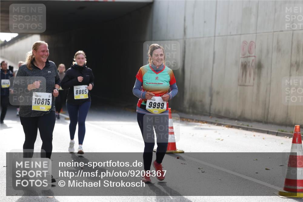 05.10.2025 - 20. swb-Marathon Bremen Michael Strokosch http://msf.ph/oto/9208367 05.10.2025 11:04:17 Laufen 10815, 8865, 9999 meine-sportfotos.de