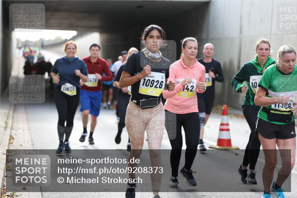 05.10.2025 - 20. swb-Marathon Bremen Michael Strokosch http://msf.ph/oto/9208373 05.10.2025 10:57:31 Laufen 11039, 0478, 10926, 142, 25, 10 meine-sportfotos.de