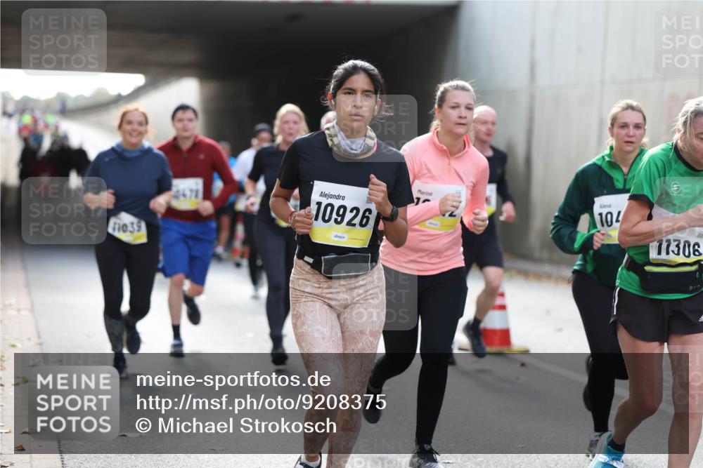 05.10.2025 - 20. swb-Marathon Bremen Michael Strokosch http://msf.ph/oto/9208375 05.10.2025 10:57:32 Laufen 1039, 10926, 104, 11306 meine-sportfotos.de