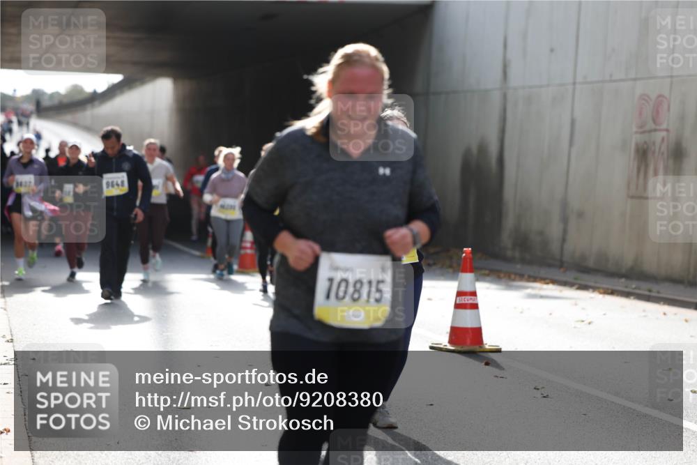 05.10.2025 - 20. swb-Marathon Bremen Michael Strokosch http://msf.ph/oto/9208380 05.10.2025 11:04:19 Laufen 3423, 9648, 10815, 00 meine-sportfotos.de