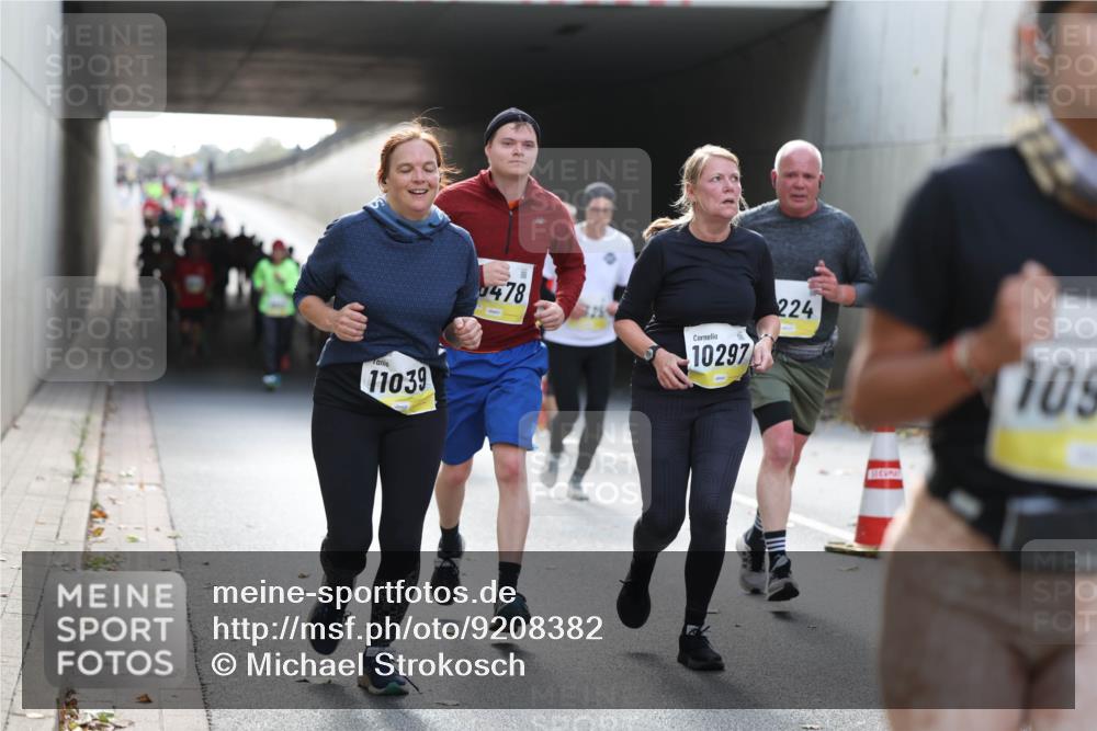 05.10.2025 - 20. swb-Marathon Bremen Michael Strokosch http://msf.ph/oto/9208382 05.10.2025 10:57:33 Laufen 11039, 478, 10297, 224, 109 meine-sportfotos.de