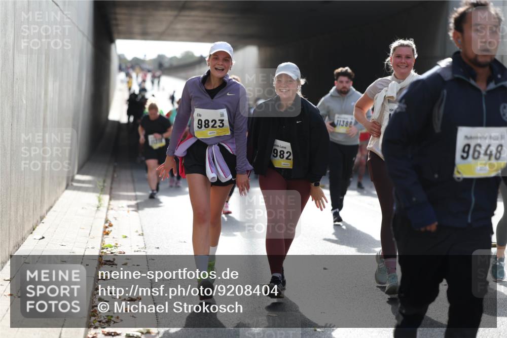 05.10.2025 - 20. swb-Marathon Bremen Michael Strokosch http://msf.ph/oto/9208404 05.10.2025 11:04:24 Laufen 9823, 982, 11388, 9648 meine-sportfotos.de
