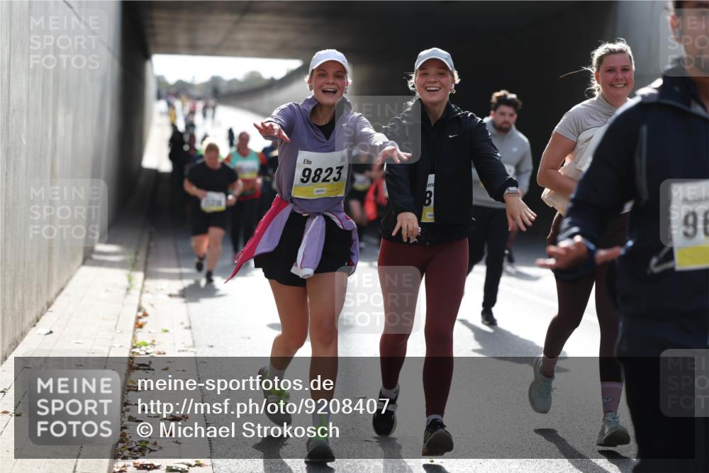 05.10.2025 - 20. swb-Marathon Bremen Michael Strokosch http://msf.ph/oto/9208407 05.10.2025 11:04:24 Laufen 9823, 8, 96 meine-sportfotos.de
