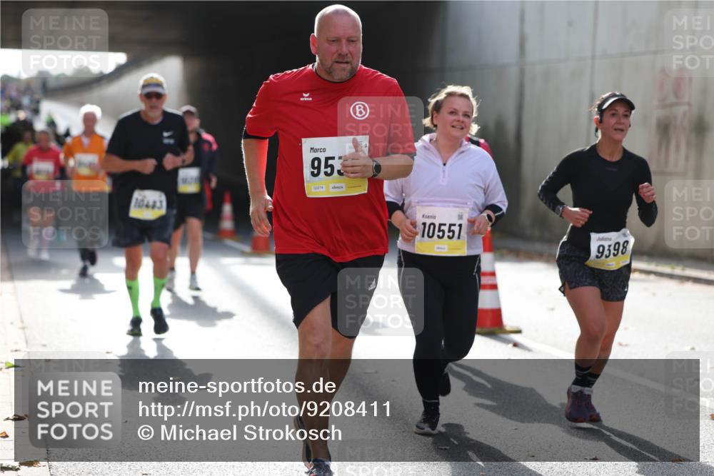 05.10.2025 - 20. swb-Marathon Bremen Michael Strokosch http://msf.ph/oto/9208411 05.10.2025 10:57:46 Laufen 953, 10433, 02274, 10551, 9598 meine-sportfotos.de