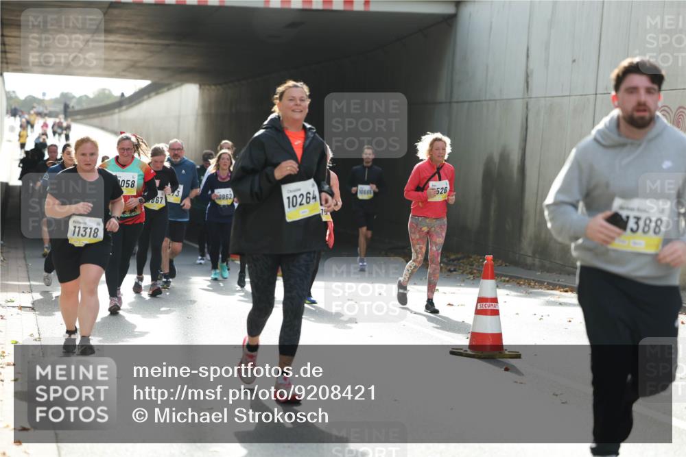 05.10.2025 - 20. swb-Marathon Bremen Michael Strokosch http://msf.ph/oto/9208421 05.10.2025 11:04:27 Laufen 11318, 058, 867, 0962, 10264, 10665, 526, 388 meine-sportfotos.de