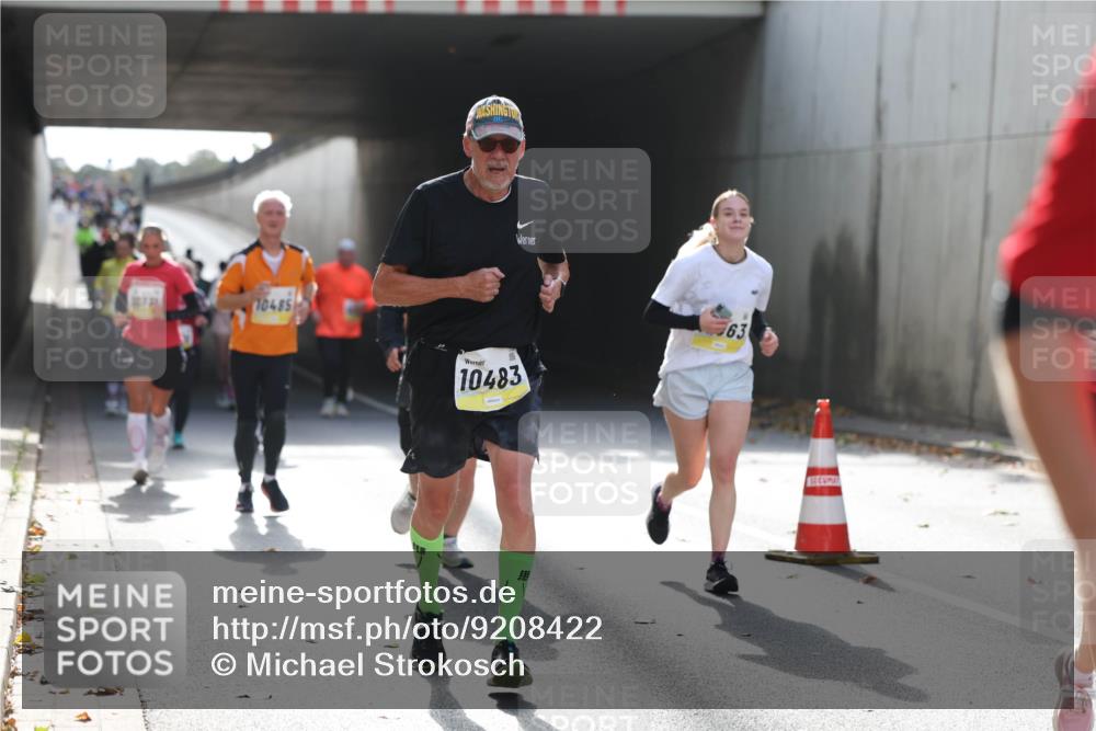 05.10.2025 - 20. swb-Marathon Bremen Michael Strokosch http://msf.ph/oto/9208422 05.10.2025 10:57:48 Laufen 10485, 10483, 63 meine-sportfotos.de