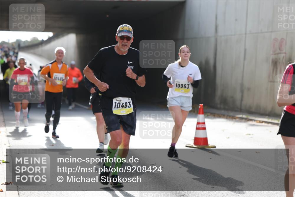 05.10.2025 - 20. swb-Marathon Bremen Michael Strokosch http://msf.ph/oto/9208424 05.10.2025 10:57:48 Laufen 10485, 10483, 10963 meine-sportfotos.de