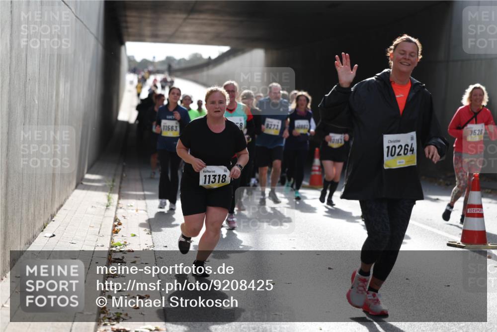 05.10.2025 - 20. swb-Marathon Bremen Michael Strokosch http://msf.ph/oto/9208425 05.10.2025 11:04:28 Laufen 11563, 9273, 10113, 10264, 526, 11318 meine-sportfotos.de
