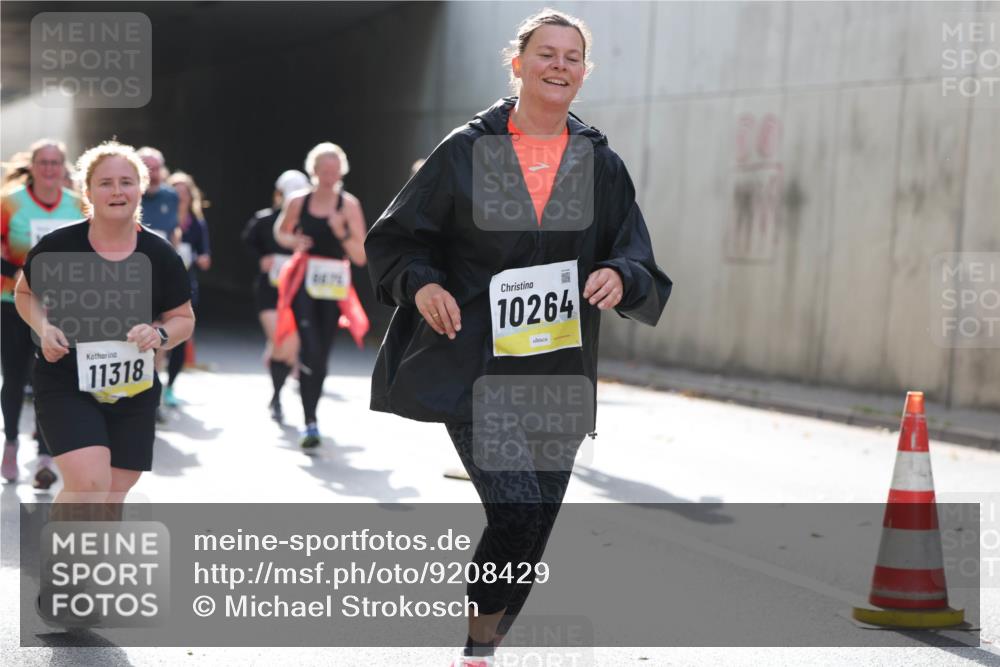 05.10.2025 - 20. swb-Marathon Bremen Michael Strokosch http://msf.ph/oto/9208429 05.10.2025 11:04:29 Laufen 11318, 414, 776, 10264 meine-sportfotos.de