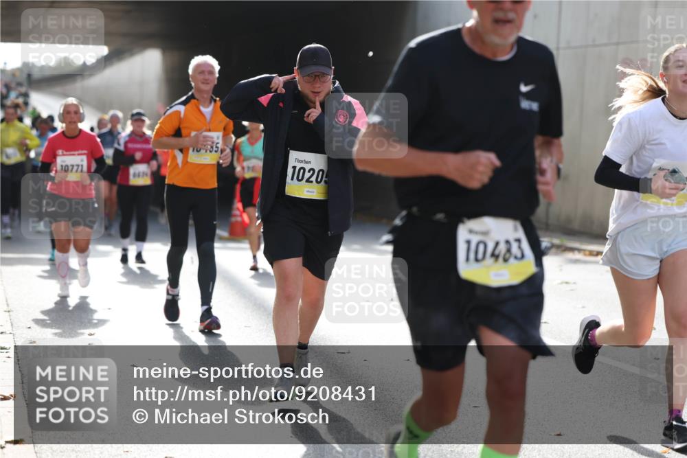 05.10.2025 - 20. swb-Marathon Bremen Michael Strokosch http://msf.ph/oto/9208431 05.10.2025 10:57:50 Laufen 10771, 84, 74, 3485, 1020, 10483 meine-sportfotos.de