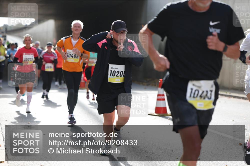 05.10.2025 - 20. swb-Marathon Bremen Michael Strokosch http://msf.ph/oto/9208433 05.10.2025 10:57:50 Laufen 10771, 10485, 1020, 1043 meine-sportfotos.de