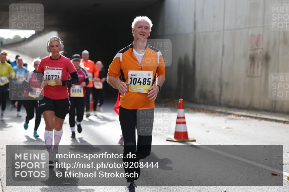05.10.2025 - 20. swb-Marathon Bremen Michael Strokosch http://msf.ph/oto/9208444 05.10.2025 10:57:52 Laufen 10771, 9684, 10485 meine-sportfotos.de
