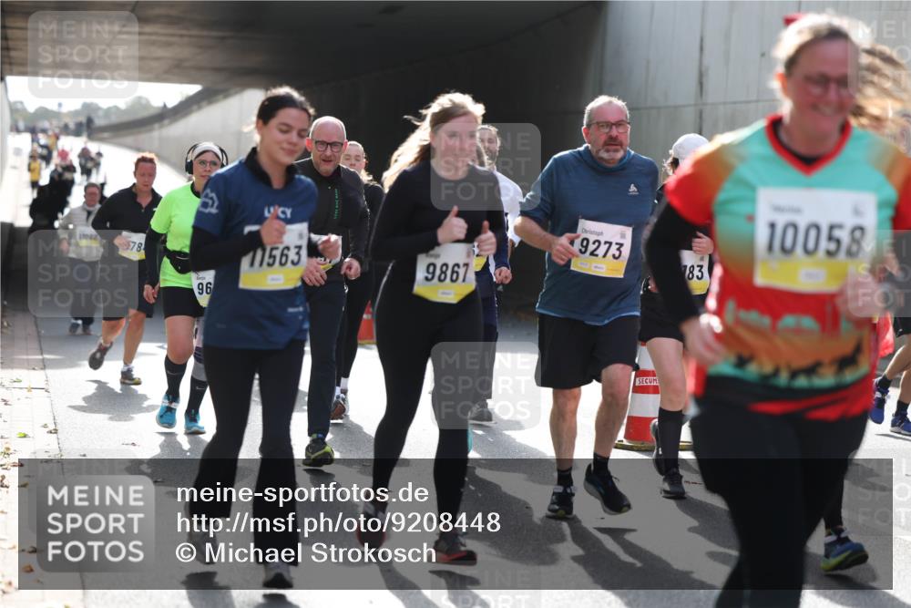 05.10.2025 - 20. swb-Marathon Bremen Michael Strokosch http://msf.ph/oto/9208448 05.10.2025 11:04:32 Laufen 11040, 78, 96, 11563, 9867, 9273, 783, 10058 meine-sportfotos.de