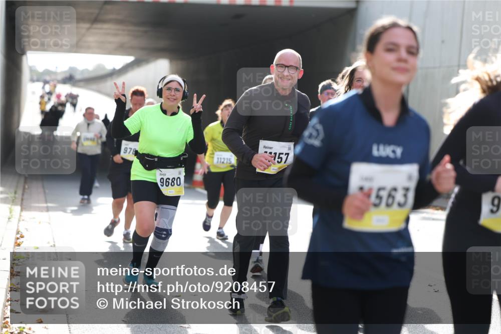 05.10.2025 - 20. swb-Marathon Bremen Michael Strokosch http://msf.ph/oto/9208457 05.10.2025 11:04:33 Laufen 978, 9680, 11215, 157, 4563, 9 meine-sportfotos.de