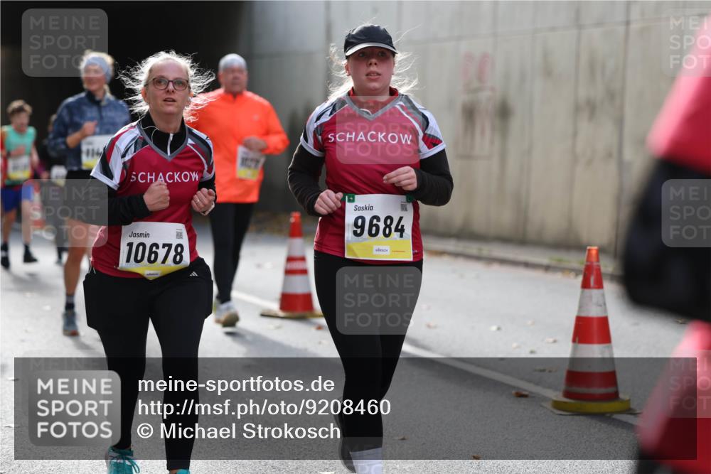 05.10.2025 - 20. swb-Marathon Bremen Michael Strokosch http://msf.ph/oto/9208460 05.10.2025 10:57:55 Laufen 1177, 10678, 9684 meine-sportfotos.de