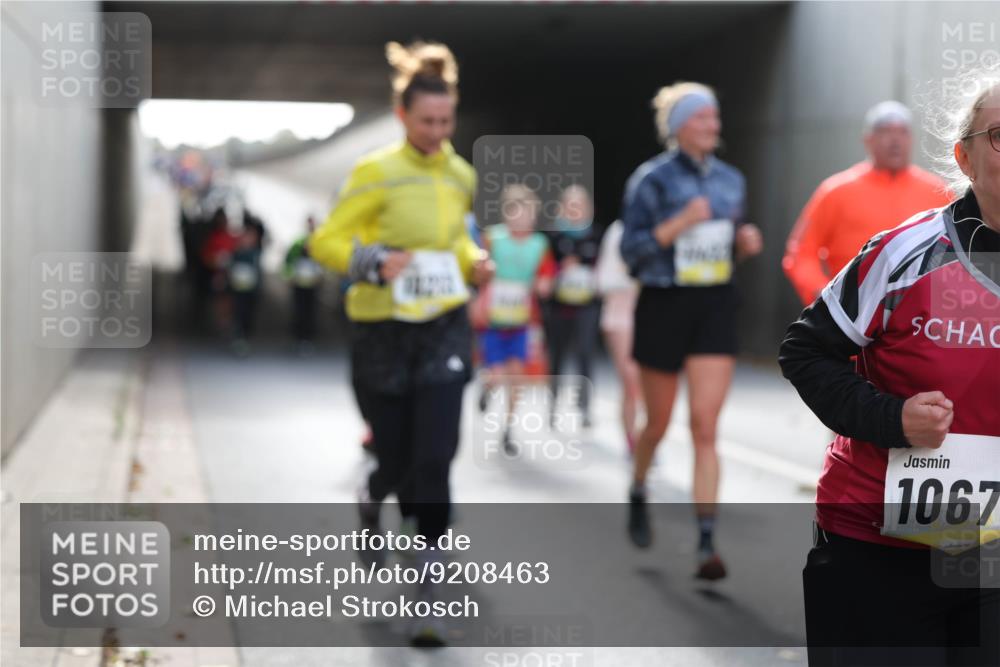 05.10.2025 - 20. swb-Marathon Bremen Michael Strokosch http://msf.ph/oto/9208463 05.10.2025 10:57:56 Laufen 1067 meine-sportfotos.de