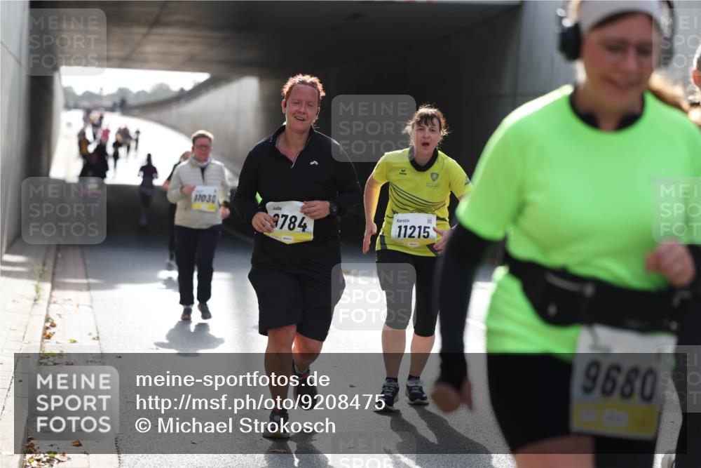 05.10.2025 - 20. swb-Marathon Bremen Michael Strokosch http://msf.ph/oto/9208475 05.10.2025 11:04:36 Laufen 11030, 9784, 11215, 9680 meine-sportfotos.de