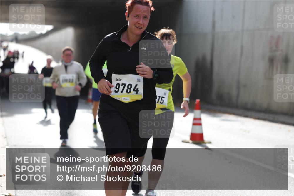 05.10.2025 - 20. swb-Marathon Bremen Michael Strokosch http://msf.ph/oto/9208486 05.10.2025 11:04:37 Laufen 9784, 02164, 15 meine-sportfotos.de