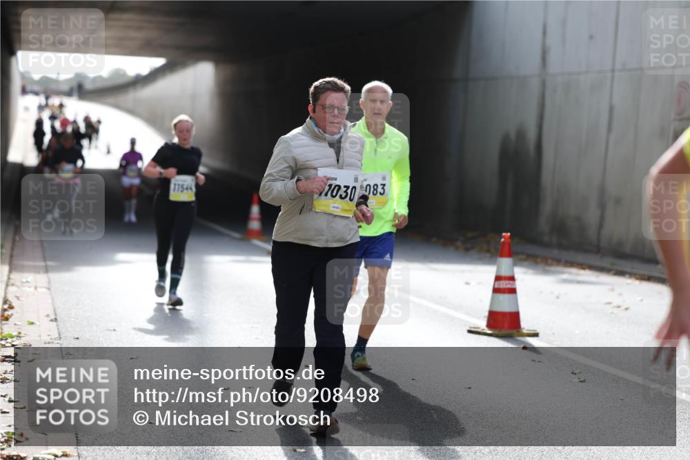 05.10.2025 - 20. swb-Marathon Bremen Michael Strokosch http://msf.ph/oto/9208498 05.10.2025 11:04:39 Laufen 11544, 1030, 983 meine-sportfotos.de