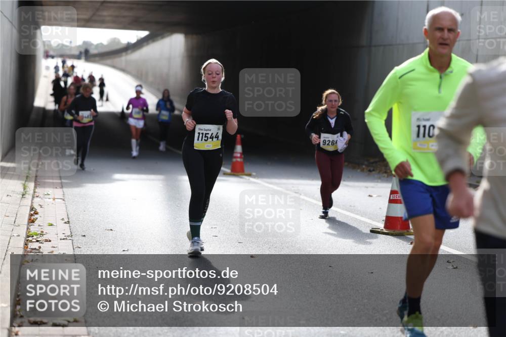 05.10.2025 - 20. swb-Marathon Bremen Michael Strokosch http://msf.ph/oto/9208504 05.10.2025 11:04:40 Laufen 11544, 9264, 110 meine-sportfotos.de