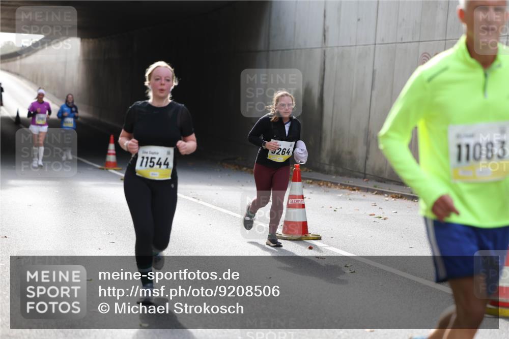 05.10.2025 - 20. swb-Marathon Bremen Michael Strokosch http://msf.ph/oto/9208506 05.10.2025 11:04:41 Laufen 11544, 264, 11083 meine-sportfotos.de