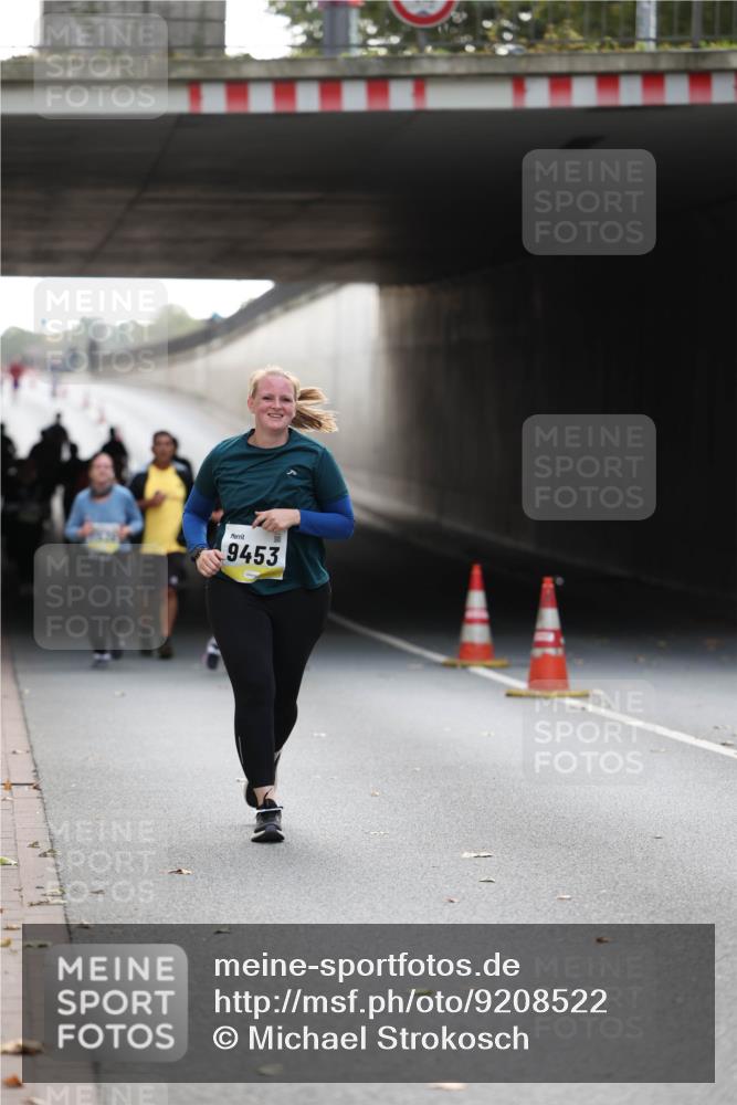 05.10.2025 - 20. swb-Marathon Bremen Michael Strokosch http://msf.ph/oto/9208522 05.10.2025 11:04:56 Laufen 9453 meine-sportfotos.de