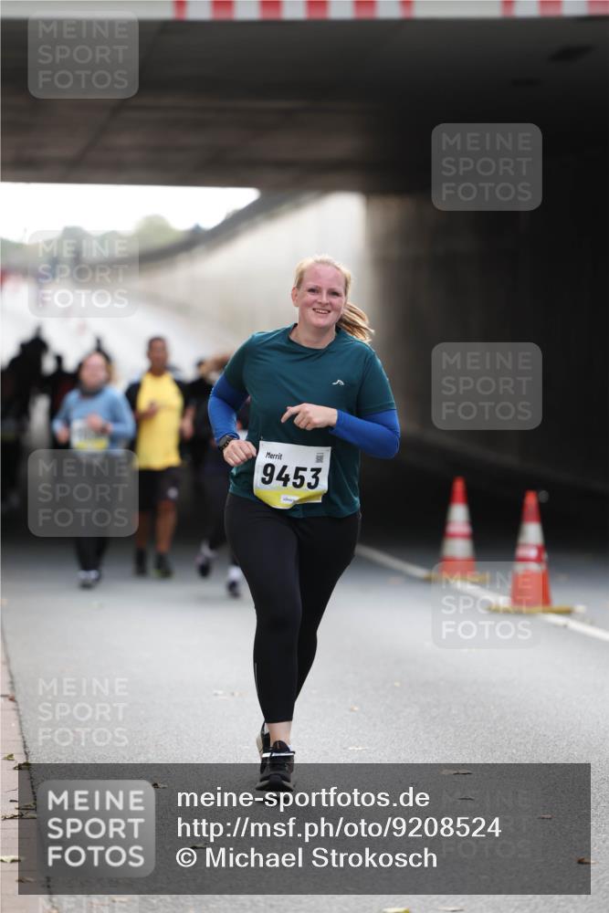 05.10.2025 - 20. swb-Marathon Bremen Michael Strokosch http://msf.ph/oto/9208524 05.10.2025 11:04:57 Laufen 9453 meine-sportfotos.de