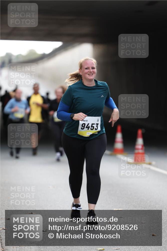 05.10.2025 - 20. swb-Marathon Bremen Michael Strokosch http://msf.ph/oto/9208526 05.10.2025 11:04:57 Laufen 9453 meine-sportfotos.de