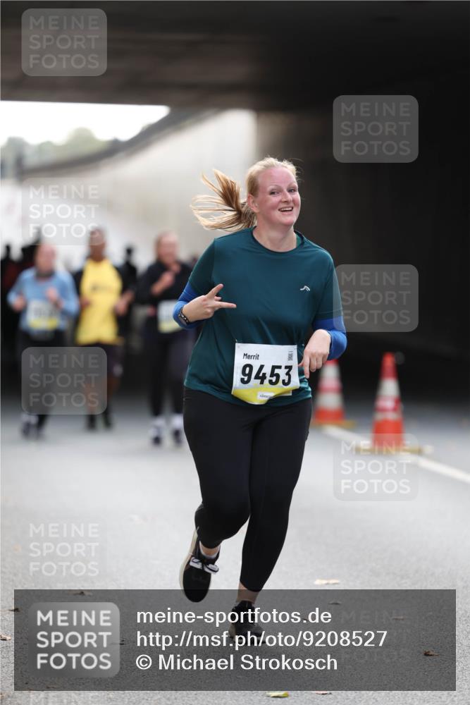 05.10.2025 - 20. swb-Marathon Bremen Michael Strokosch http://msf.ph/oto/9208527 05.10.2025 11:04:57 Laufen 9453 meine-sportfotos.de
