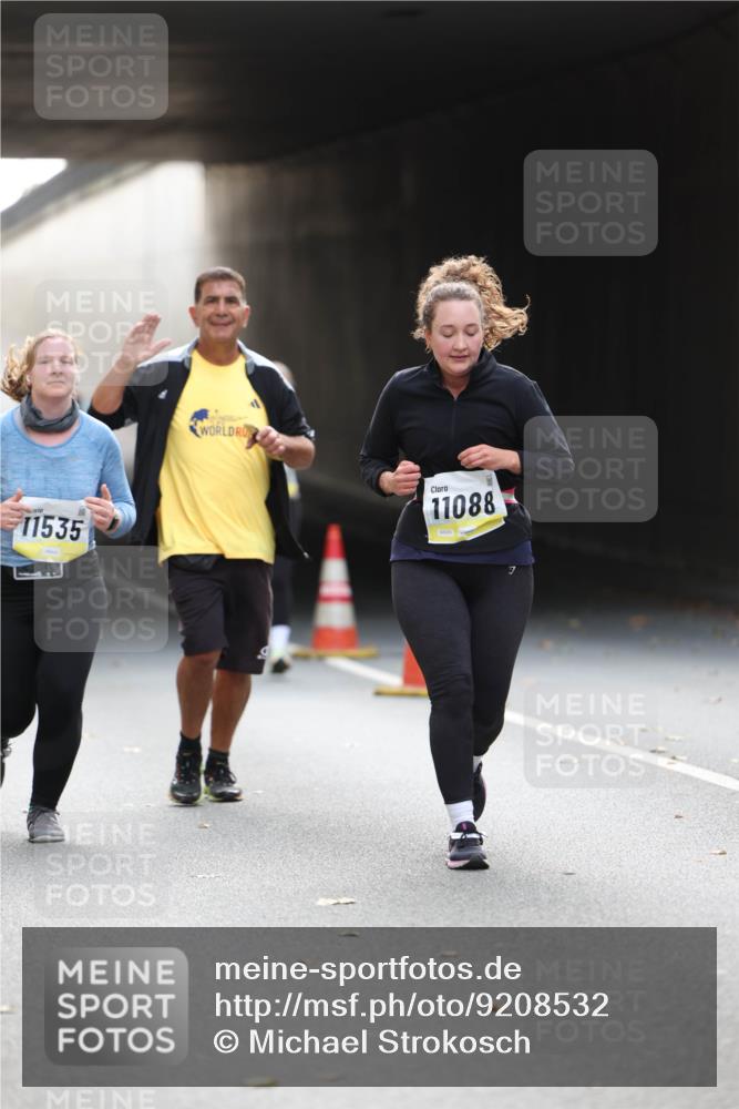 05.10.2025 - 20. swb-Marathon Bremen Michael Strokosch http://msf.ph/oto/9208532 05.10.2025 11:05:02 Laufen 11535, 11088, 7 meine-sportfotos.de