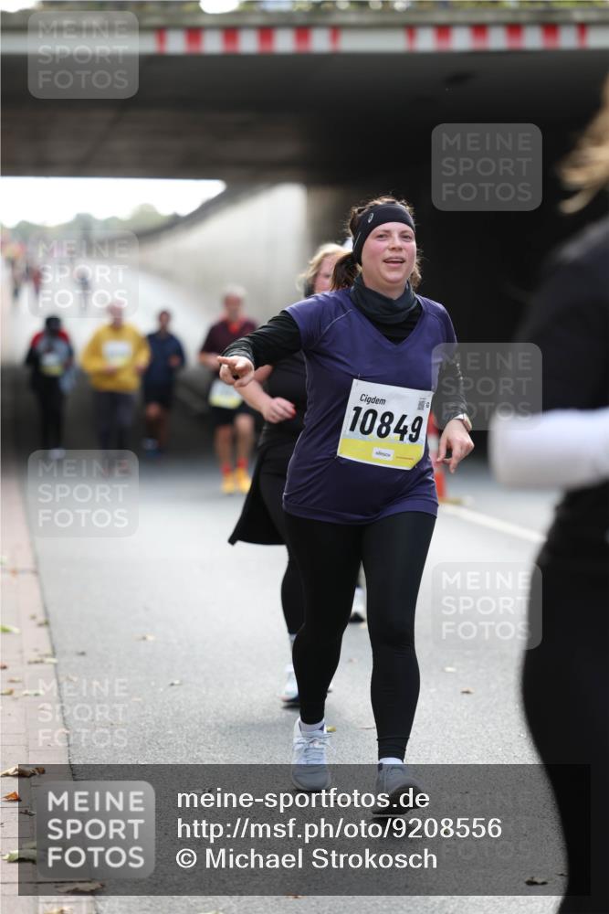 05.10.2025 - 20. swb-Marathon Bremen Michael Strokosch http://msf.ph/oto/9208556 05.10.2025 11:05:14 Laufen 10849 meine-sportfotos.de