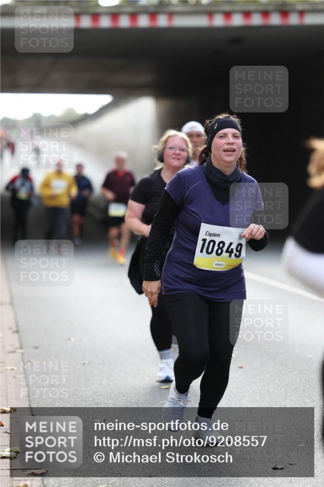 05.10.2025 - 20. swb-Marathon Bremen Michael Strokosch http://msf.ph/oto/9208557 05.10.2025 11:05:15 Laufen 10849 meine-sportfotos.de