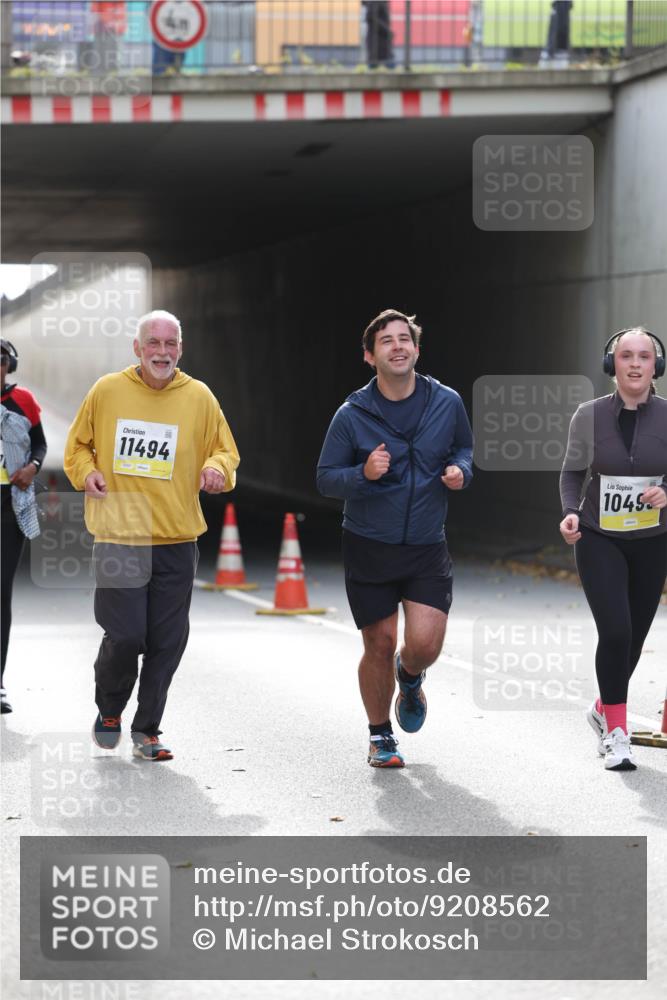 05.10.2025 - 20. swb-Marathon Bremen Michael Strokosch http://msf.ph/oto/9208562 05.10.2025 11:05:23 Laufen 11494, 1049 meine-sportfotos.de
