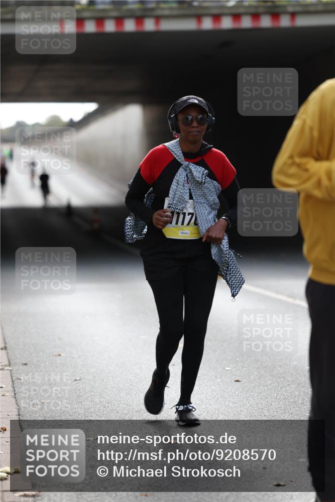 05.10.2025 - 20. swb-Marathon Bremen Michael Strokosch http://msf.ph/oto/9208570 05.10.2025 11:05:26 Laufen 1117 meine-sportfotos.de