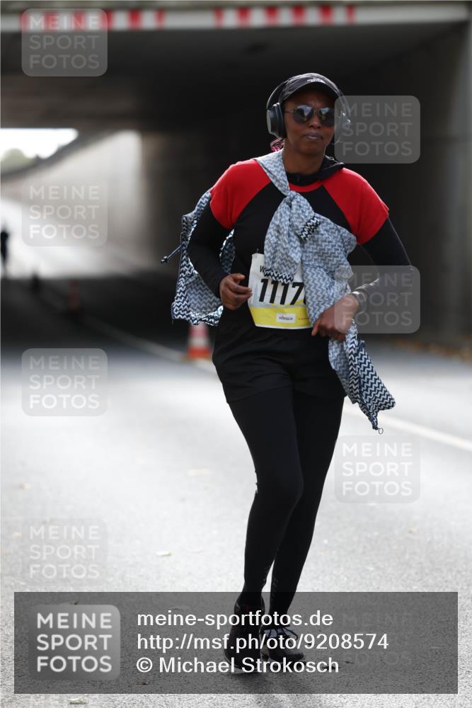 05.10.2025 - 20. swb-Marathon Bremen Michael Strokosch http://msf.ph/oto/9208574 05.10.2025 11:05:27 Laufen 1117 meine-sportfotos.de
