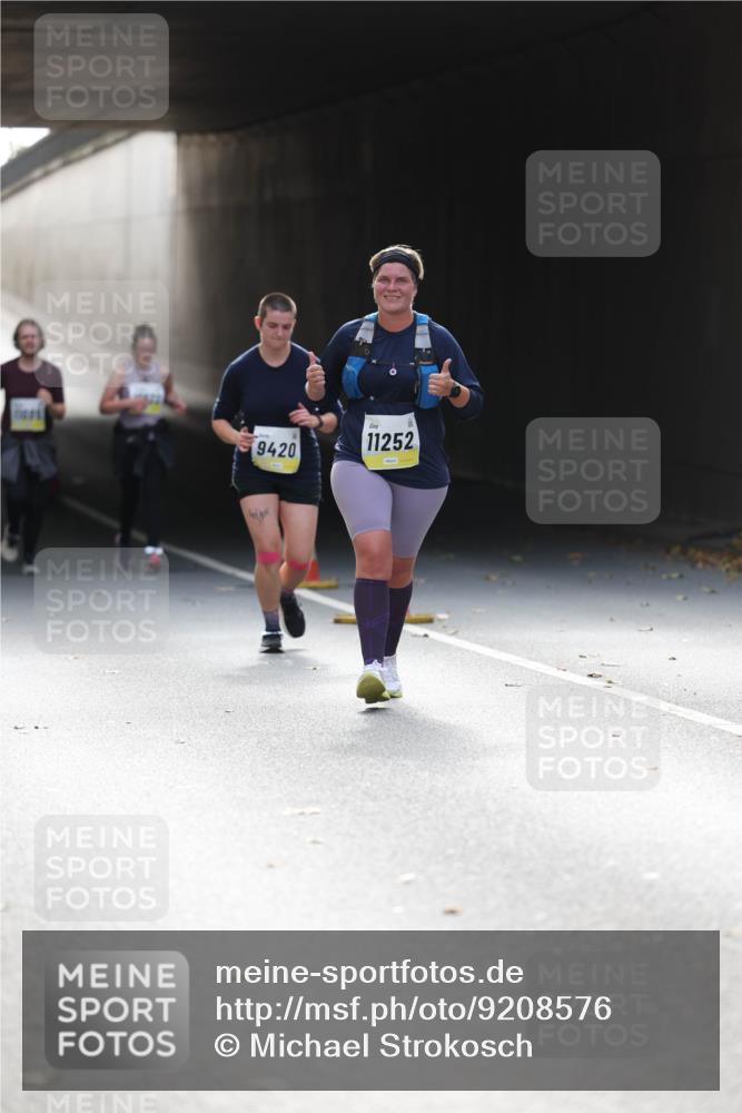 05.10.2025 - 20. swb-Marathon Bremen Michael Strokosch http://msf.ph/oto/9208576 05.10.2025 11:05:50 Laufen 9420, 11252 meine-sportfotos.de