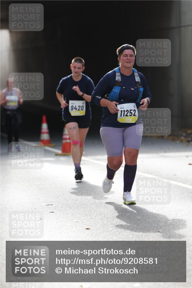 05.10.2025 - 20. swb-Marathon Bremen Michael Strokosch http://msf.ph/oto/9208581 05.10.2025 11:05:52 Laufen 9420, 11252 meine-sportfotos.de