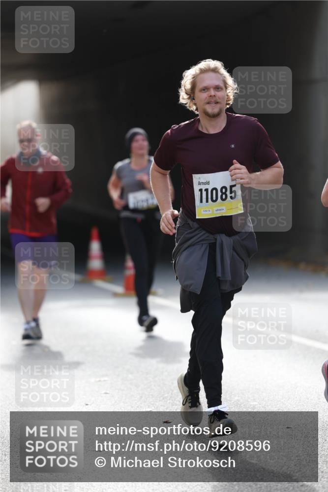 05.10.2025 - 20. swb-Marathon Bremen Michael Strokosch http://msf.ph/oto/9208596 05.10.2025 11:05:59 Laufen 11085, 02619 meine-sportfotos.de