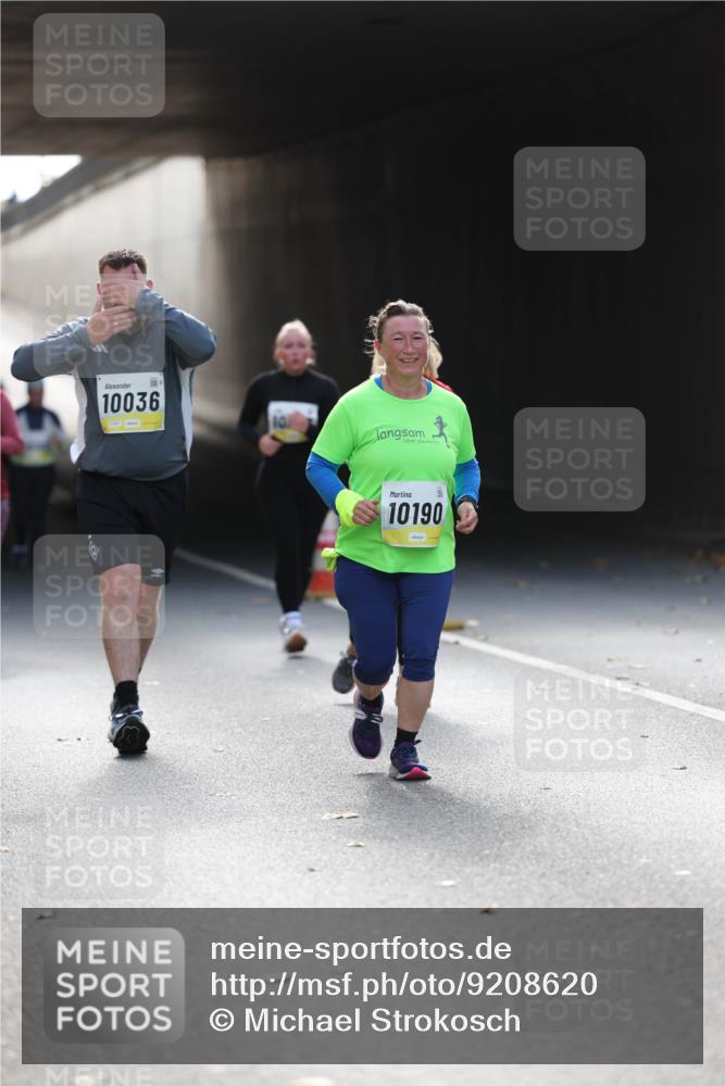 05.10.2025 - 20. swb-Marathon Bremen Michael Strokosch http://msf.ph/oto/9208620 05.10.2025 11:06:09 Laufen 10036, 10190 meine-sportfotos.de